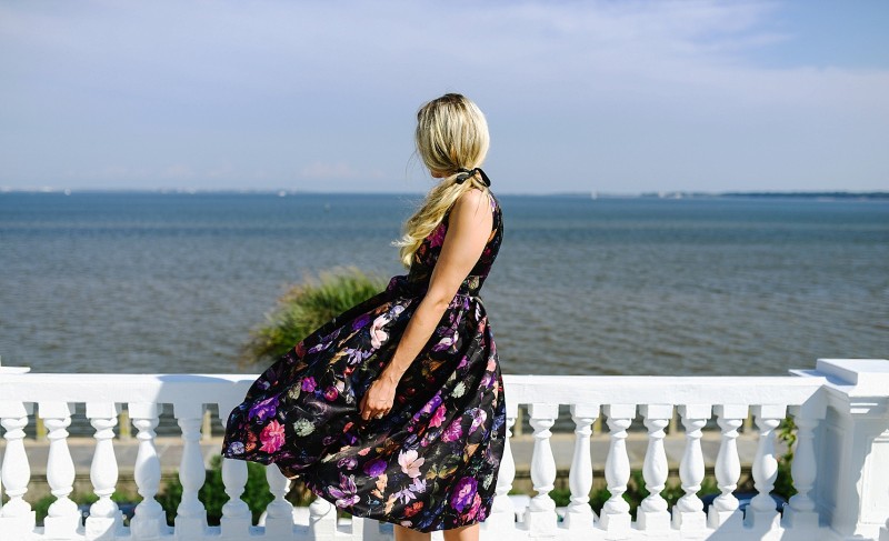 blush and camo, how to style, style tips, floral print, floral print dress, block heels